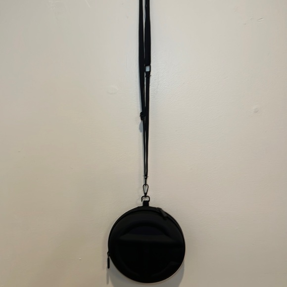 Telfar Handbags - TELFAR Medium Circle Bag - Black